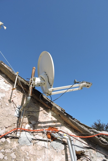 Satellite internet dish